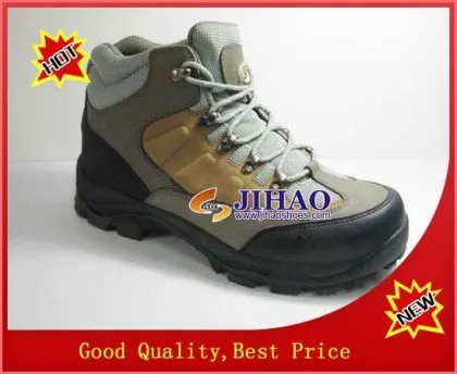 The hot selling boots hiking shoes