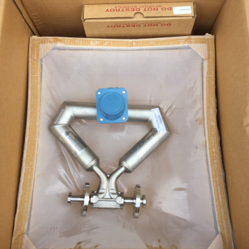 New Emerson CMF050M Mass Flow Meter with 1700/2700 Transmitter and DN15 Flange