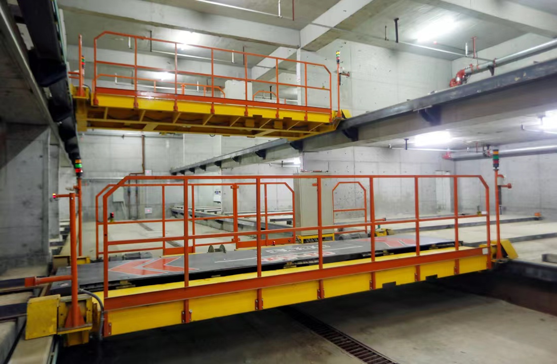 Flat-plate moving clamp automated parking system