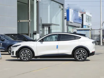 Extra Long Range New Energy Ford Mustang Mach-E EV SUV for China