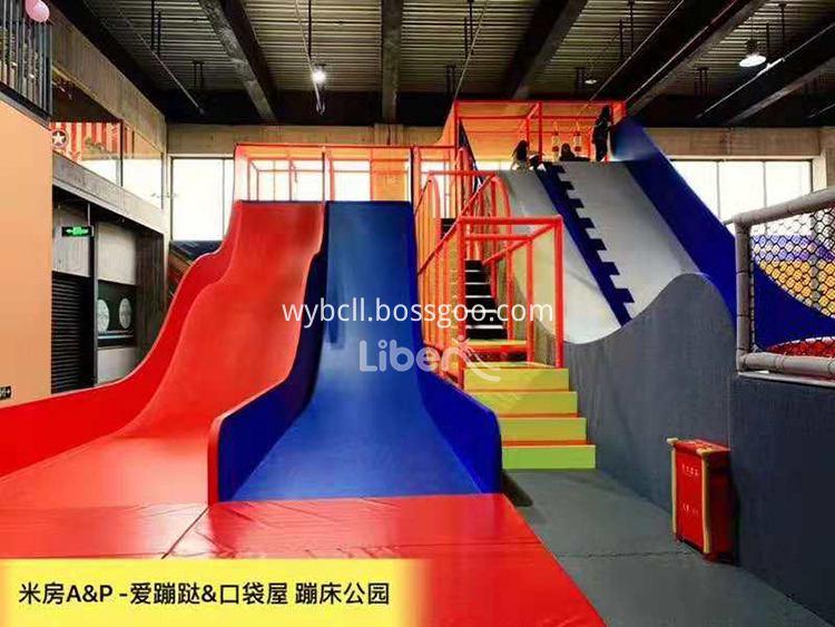 trampoline park in China