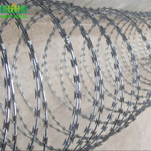 Feuerverzinkter Razor Wire Roll Mesh Fence