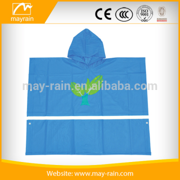 poncho azul con reflector