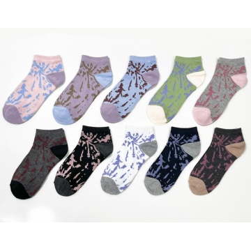 High-quality custom-made polyester female socks