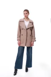 Short and fashionable waist hugging jacket