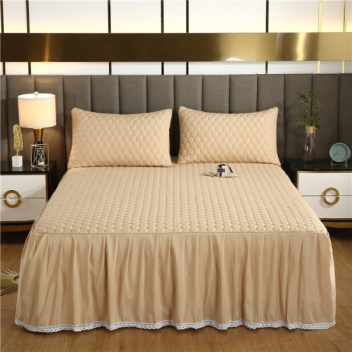 Skin-friendly lace quilted bed skirt