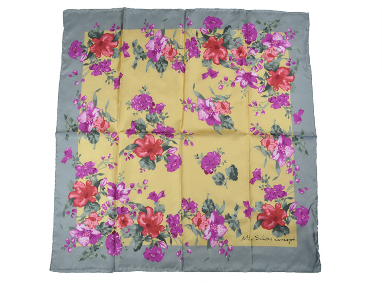 Lady Square Twill Printed Silk Scarf