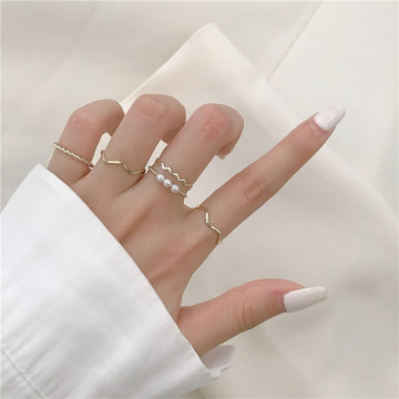 Wholesale Fashionable Simple Geometric Pearl Ring 5-Piece Set - Jewelry for Women