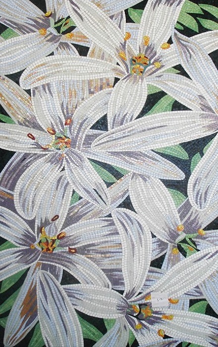 Azulejos de mosaico de arte de flores en blanco y negro