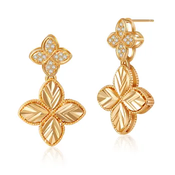 Vintage 18K Gold Four Leaf Clover Stud Earrings: A Fashion Statement