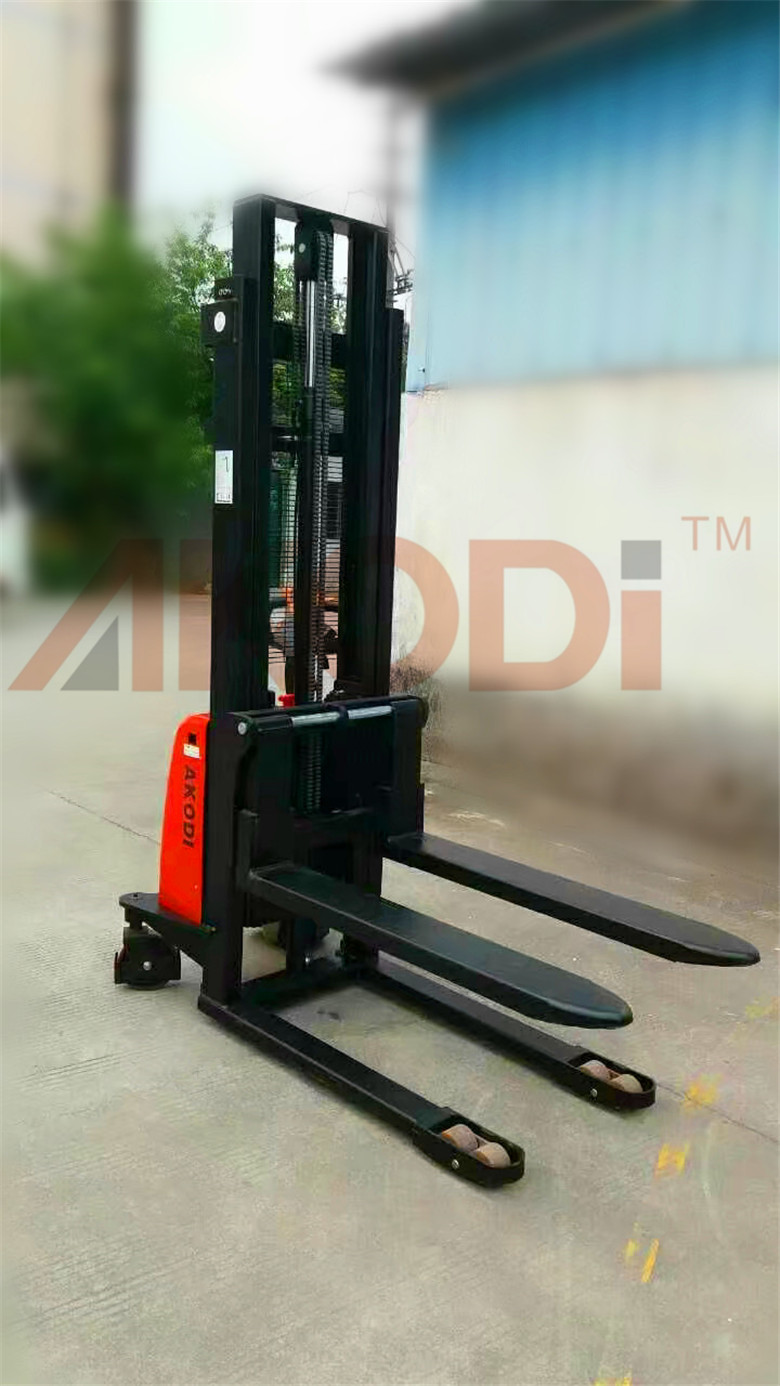 Warehouse Pallet Stacker 