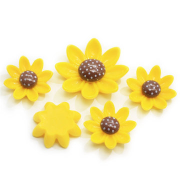 Simulatie Platte Bodem Zonnebloem Hars Cabochons Bloem Hars Bedels Voor Kinderen Haarspeld Rubberen String Telefoon Shell Accessoires