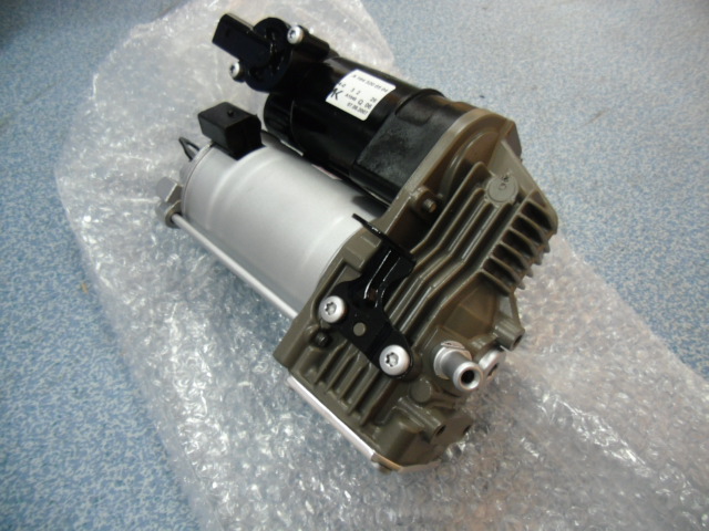 Auto Parts Air Suspension Compressor for Mercedes W164