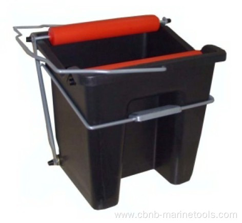 Wringer mop bucket with plastic handle