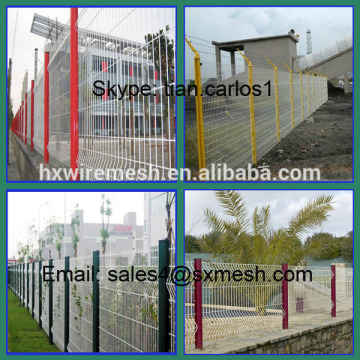 wire mesh fence