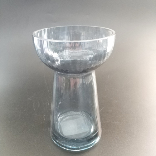 灰色のガラスの花瓶装飾用の手作りの花瓶