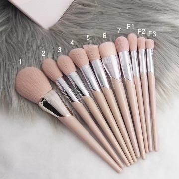 A set of 15 makeup brushes