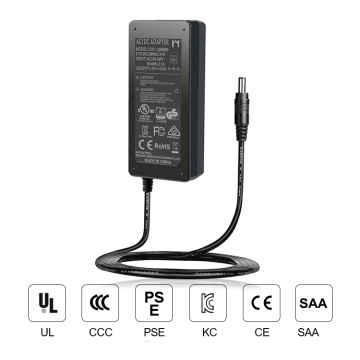 96W 12 Volt 8 amp stroomadapter