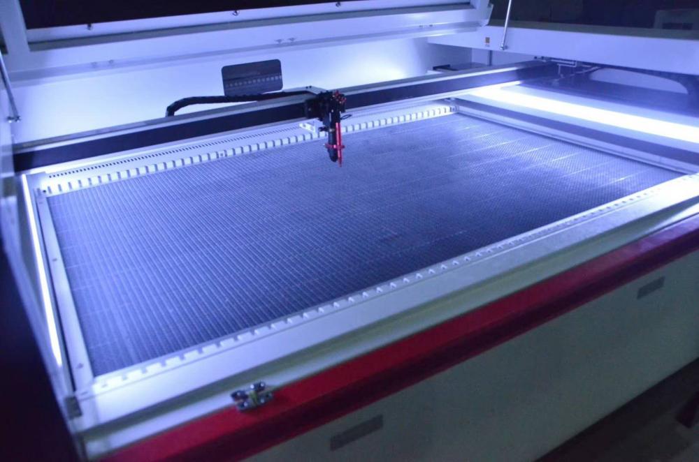 IN-CL130 CO2 Laser cutting machine