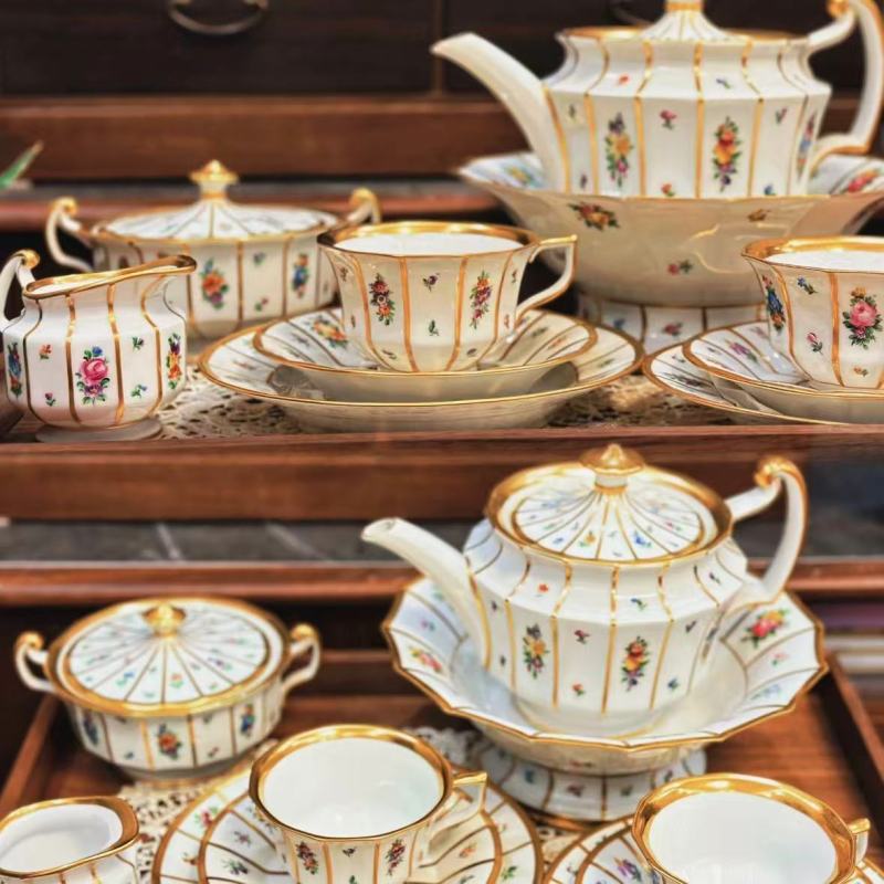 Luxury Geometric Gold-Trimmed Dinnerware with Floral Accents