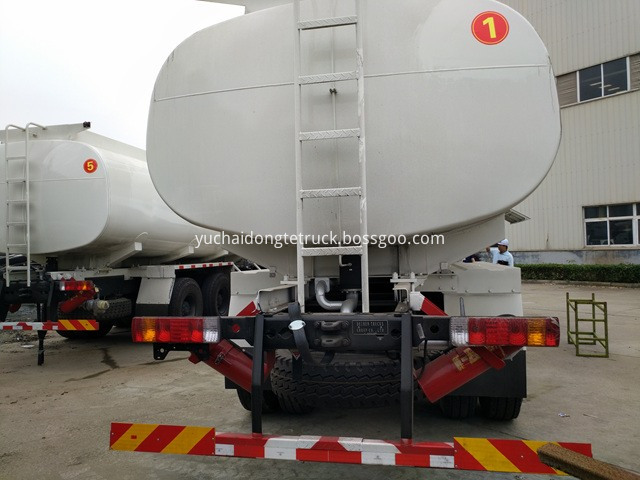 Jet Refueling Trucks