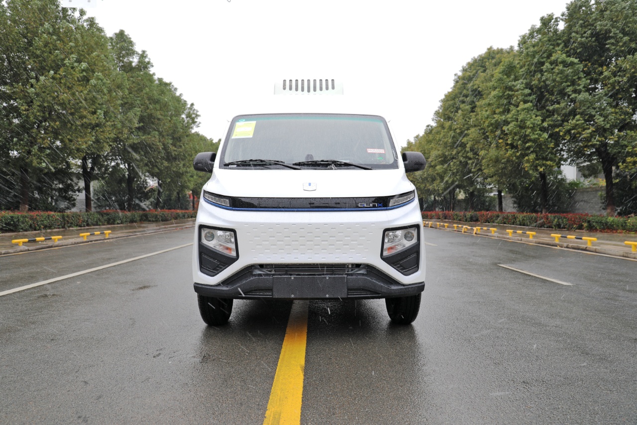 کامیون های یخچال دار حمل و نقل دارو با زنجیره سرد