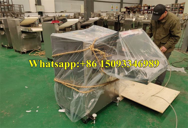 Automatic Dough Flattening Machine: Bun Momo Dough Sheeter for Easy Operation