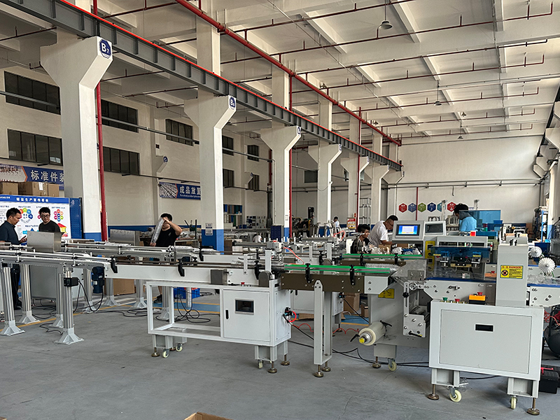 Automatic pillow packing machine
