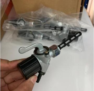 Tocca di benzina di carburante di ricambio M16 x 1,0 per MZ, IFA, ETZ, TS, RT, ES, ETS, 125cc, 150cc, 250cc, 251cc, 301cc e Simson Motorcycles