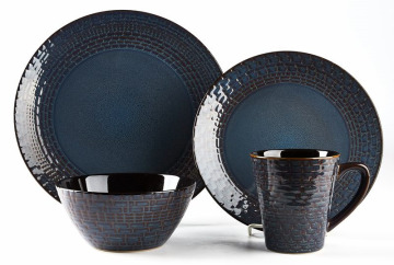 Wellwares Reactive Glaze Dinnerware 16 Pieces