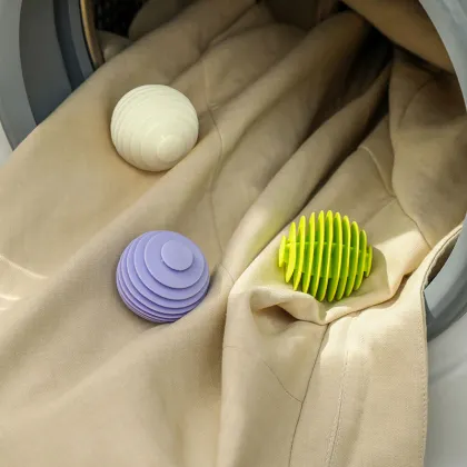 3 Round Simple Reusable Laundry Balls - Soft and Durable
