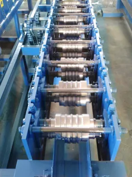 2015 latest roller shutter door machine
