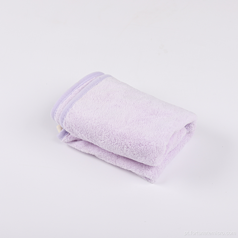 Cabelo seco de toalha antes de morrer