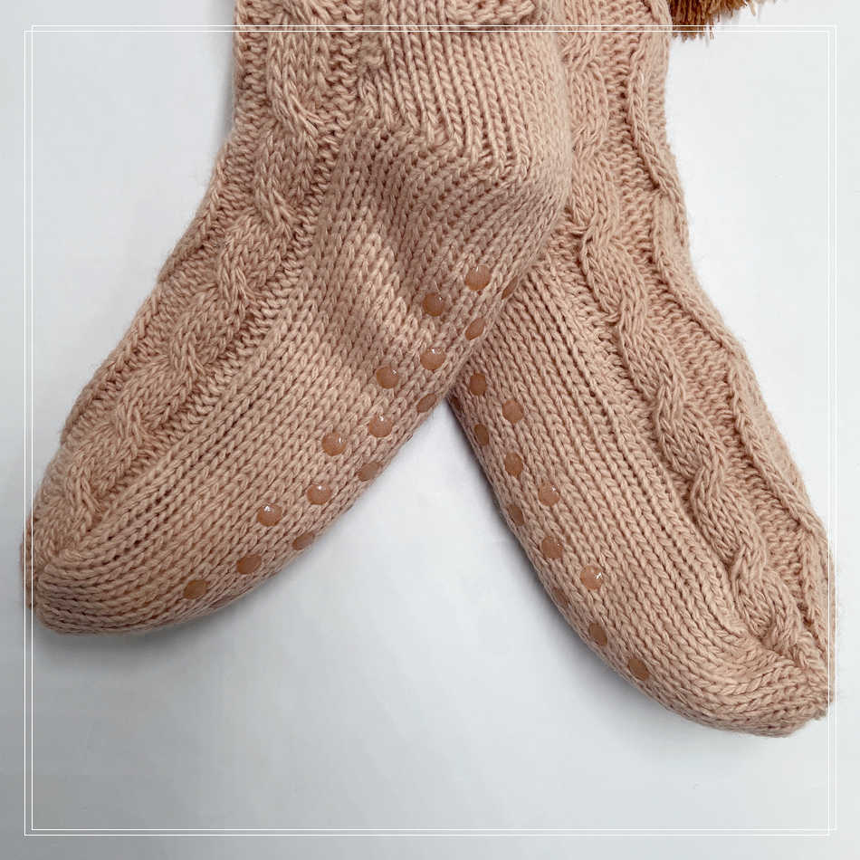 Ladies Cosy Cable Knitted lounge fuzzy socks