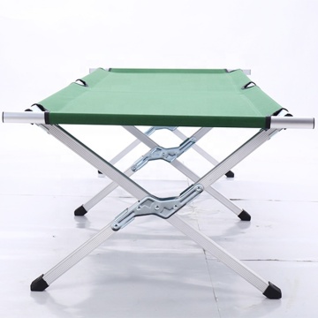 อุปกรณ์การตั้งแคมป์กลางแจ้งคุณภาพสูง: Polar Everest Strong Frame Folding Bed พร้อมการออกแบบลายพรางสำหรับการผจญภัยเดี่ยว