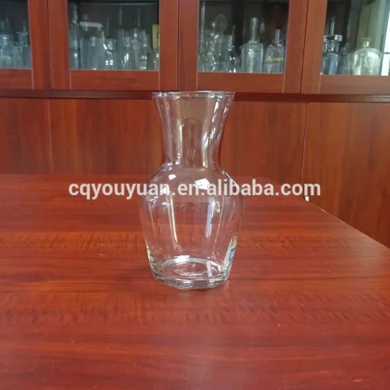 Elegant handmade 315ml 10oz glass water carafe for beverage