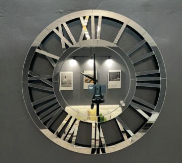 Error-free stylish wall clock