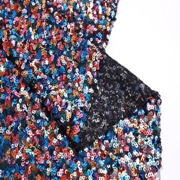 Broderie de paillettes multicolores en polyester 5 mm sur maille mono