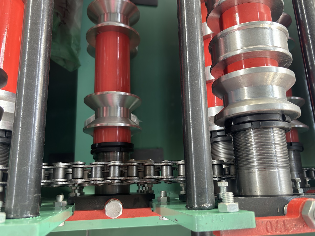 Aluminium Trapezoidal Profile & Rib Panel Forming Machine For Iron ...