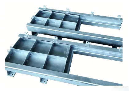 Durable weir gate for wastewater level control