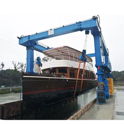 Customized Design 100T Mobile Boat Hoist for Shipyard