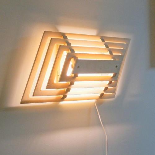 Parallelogram Lampada da parete decorativa in legno