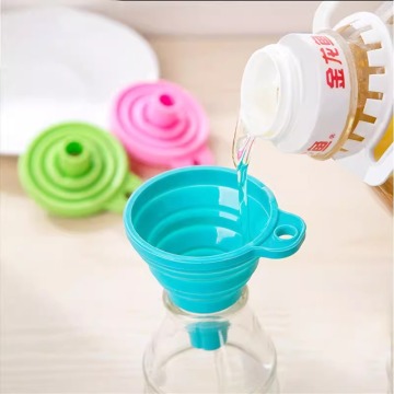 Mini Foldable Telescopic Silicone Funnel for Kitchen Oil and Wine