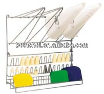 Icing bags and stainless steel nozzles wall rack