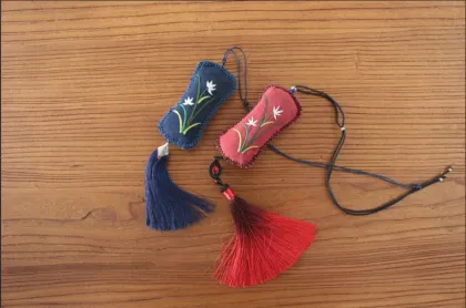 Chinese Style Handmade Blue Orchid Grass Fragrant Bag with Embroidery