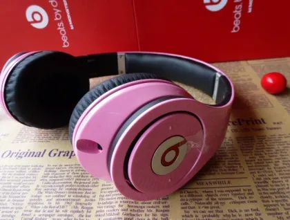 Professional Headphone Computer headphones Noise Reducing Studio in pink