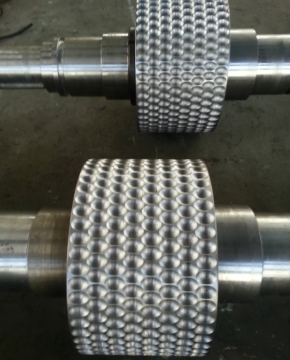 Highly stable embossed rollers