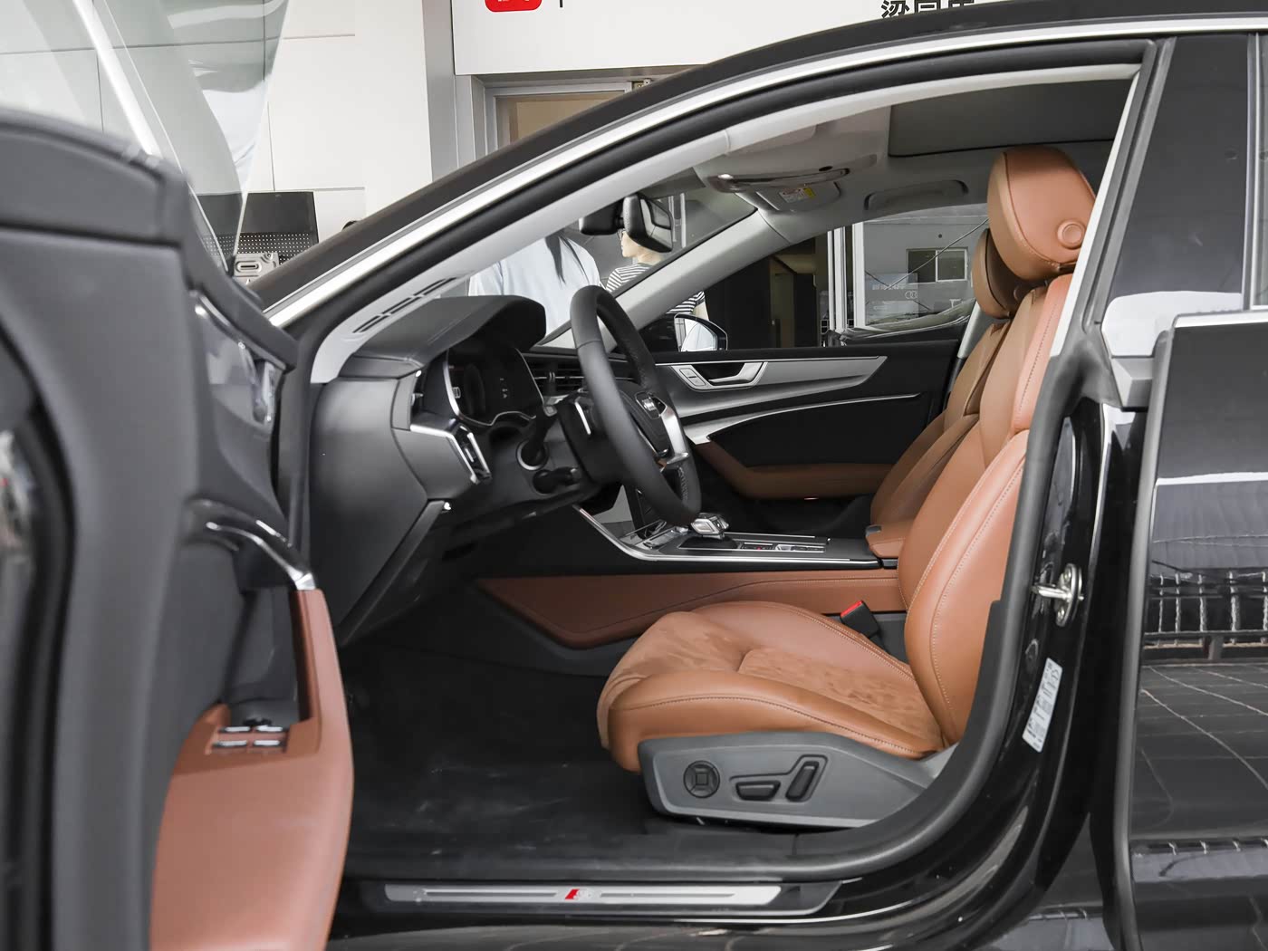Audi A7L 2026 Model 45 TFSI quattro Luxury
