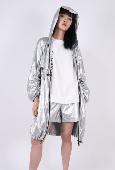 FEATURING FRONT WELT POCKETS