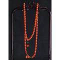 collar de cuentas de naranja